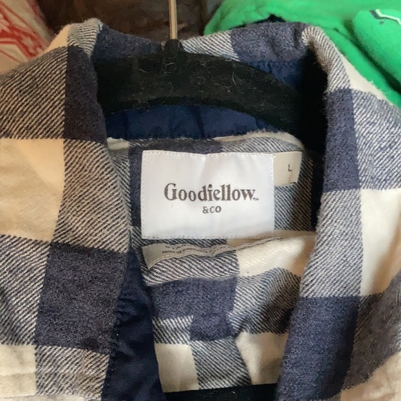 Casual blue and white button up - Picture 3 of 4